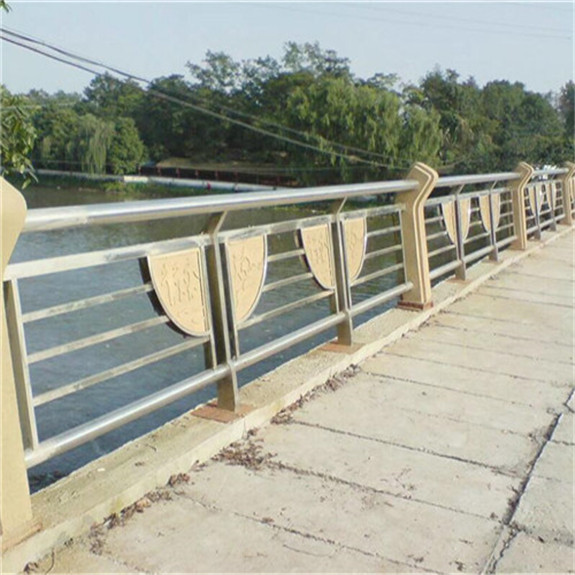 不銹鋼復(fù)合管橋梁護(hù)欄