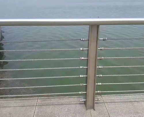 橋梁護欄 不銹鋼復(fù)合管人行道隔離護欄